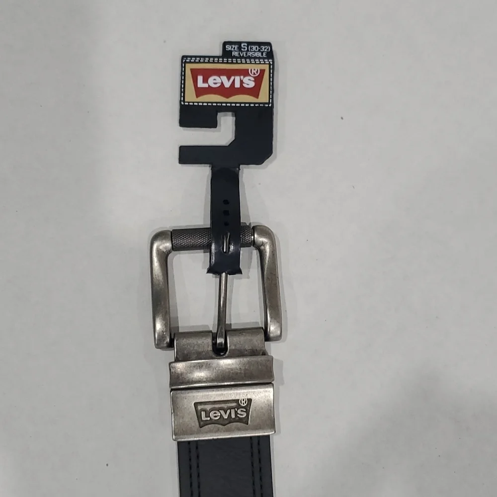 NEW Levi's Reversible Belt size Small 30-32
